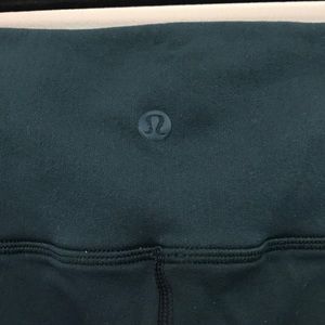 Super soft blue/green Lululemon Capri leggings